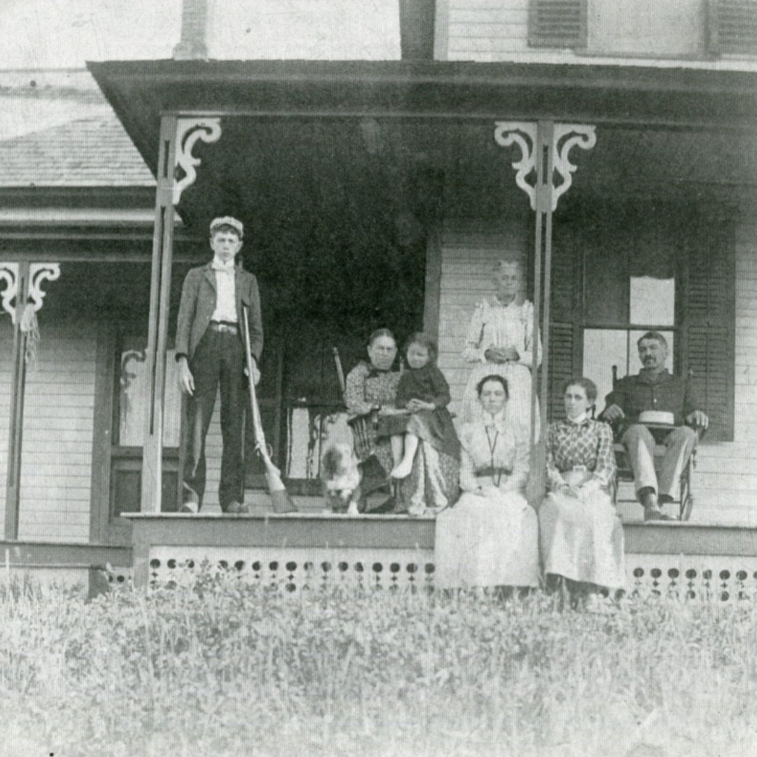 PowerLibrary's tweet photo. Spending your summer researching your family tree? We can help! Find #genealogy resources including local newspapers, yearbooks, civil war histories and more!
https://t.co/xHEh2q7Fzb
Photo of Barker Family @ulysseslibrary
#pahistory #familyhistory #palibraries https://t.co/bfKNz0w72Y