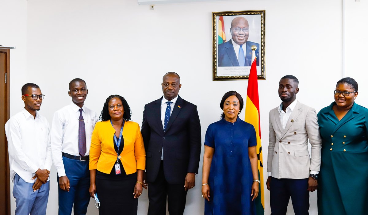 GhanaMFA's tweet photo. The Executives of the National Union of Ghana Students led by Mr Dennis Appiah Larbi-Ampofo paid a courtesy call on the Minister for Foreign Affairs &amp; Regional Integration, Hon @AyorkorBotchwey on Tuesday, 5th July, 2022 at the Ministry of Foreign Affairs and Regional Integration https://t.co/8Ceoi2qCSH