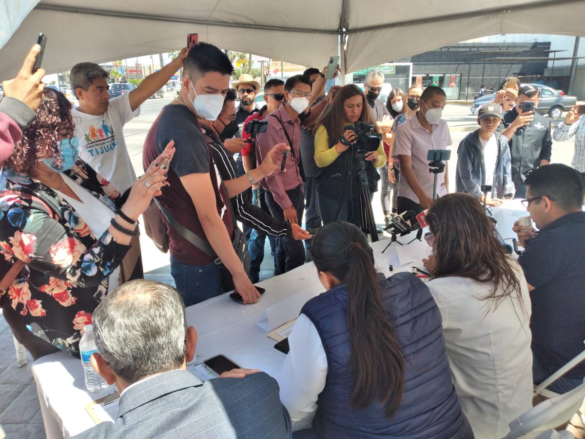 Frente Nacional por la Familia (@fnxfamilia) on Twitter photo Hoy, en la rueda de prensa en Ensenada <a href="/UABC_oficial/">UABC_oficial</a> en apoyo a Christian, se sumaron de todos los municipios. #ElHeroeDeEnsenada #TodosSomosChristian
<a href="/nmas/">NMás</a>
<a href="/Canal66tv/">Canal 66</a>
<a href="/lavozfrontera/">La Voz de la Frontera</a>
<a href="/elimparcialcom/">EL IMPARCIAL</a> Hoy, en la rueda de prensa en Ensenada <a href="/UABC_oficial/">UABC_oficial</a> en apoyo a Christian, se sumaron de todos los municipios. #ElHeroeDeEnsenada #TodosSomosChristian
<a href="/nmas/">NMás</a>
<a href="/Canal66tv/">Canal 66</a>
<a href="/lavozfrontera/">La Voz de la Frontera</a>
<a href="/elimparcialcom/">EL IMPARCIAL</a>