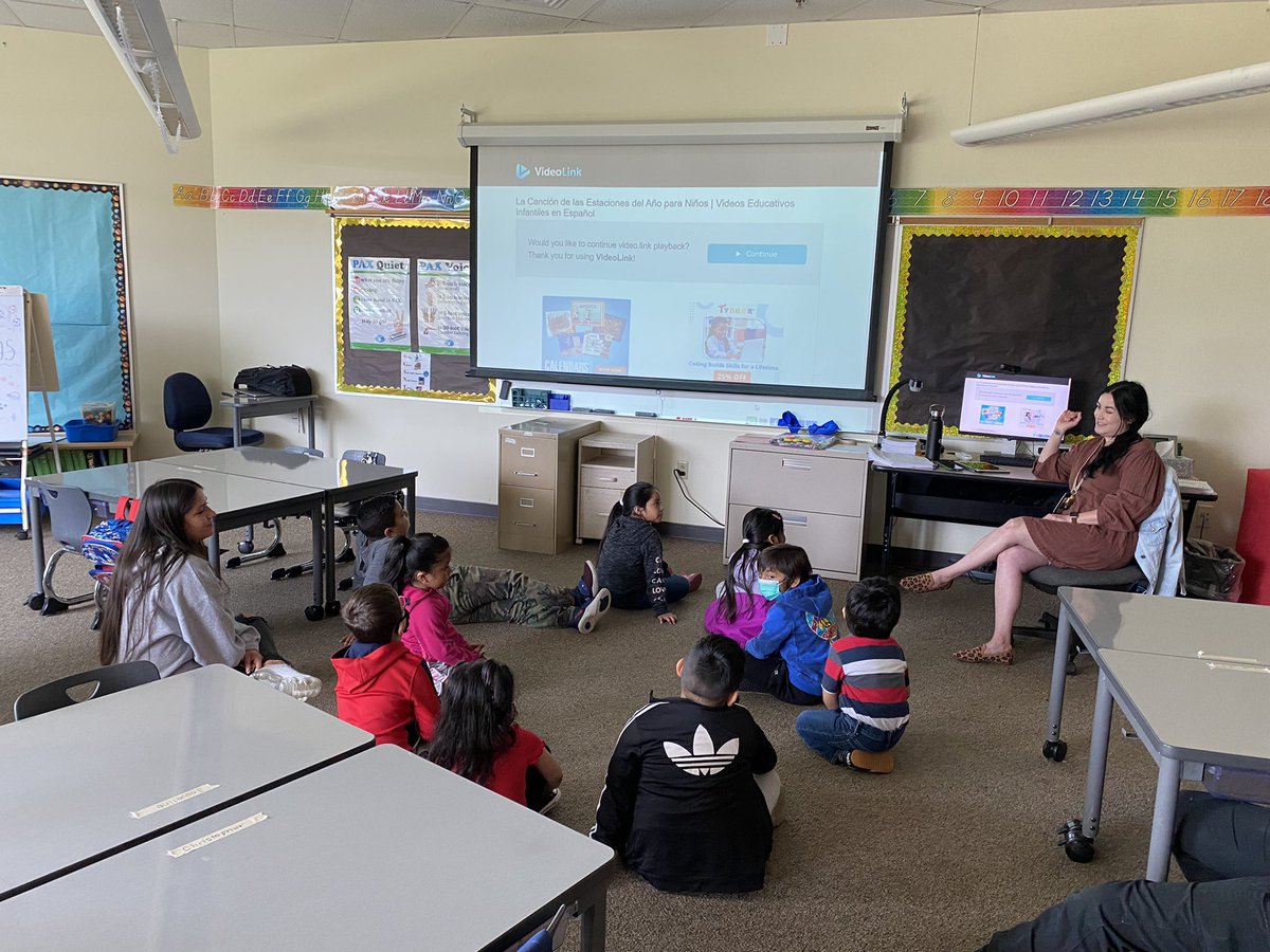 DirectoraGarcia's tweet photo. First Day at HSD’s Bilingual Enrichment Program! Students are excited and ready to learn! Los estudiantes están emocionados y listos para aprender! @ArcemaTovar https://t.co/iSgJeEY5to