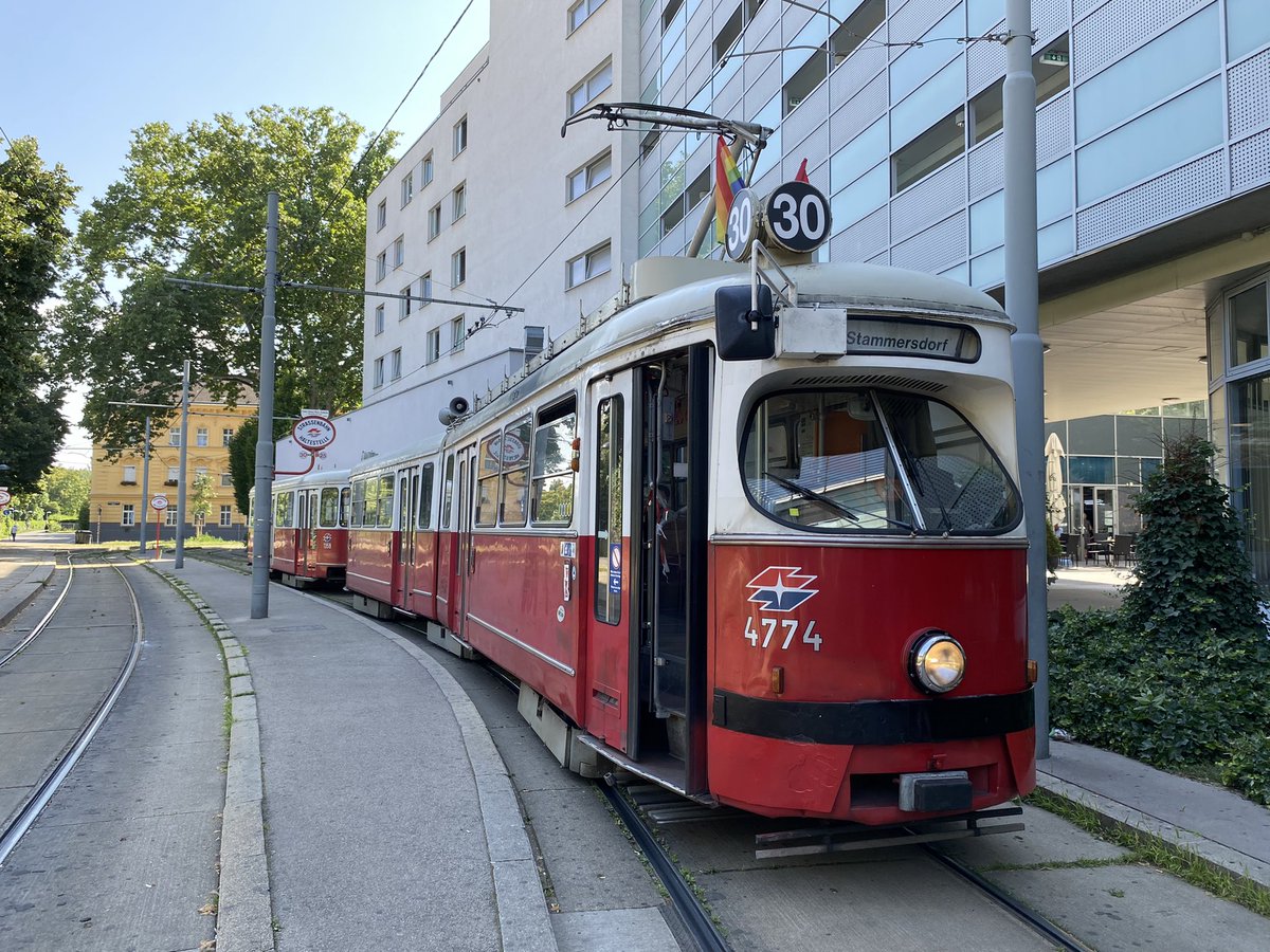 FynnTheDummy's tweet photo. I know I’m a little late, but on Friday July 1st 2022 Vienna said goodbye to one of its most iconic trams. The Type E1. I’m extremely sad to see it get taken out of service since this tram would always take me to school.😕
#RIPE1 #Vienna #Tram #E1 #furry #furryfandom https://t.co/0iT8qKshOq