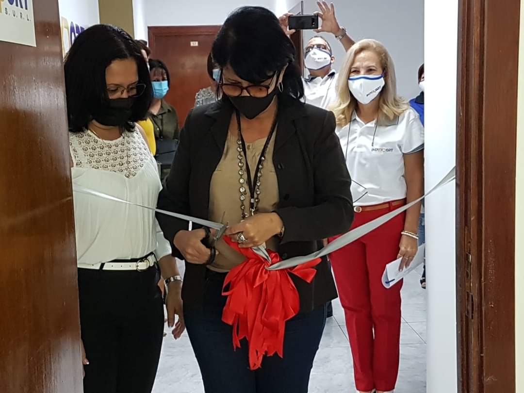 Cubaimpexport's tweet photo. Emprender en materia de #ComercioExterior no ha sido tarea fácil, pero para @Cubaimpexport🇨🇺➡🌍⬅ ya es posible. #NosImporta crecer, prosperar y convertir los riesgos en oportunidades👇 https://t.co/jgRuZk9LNh