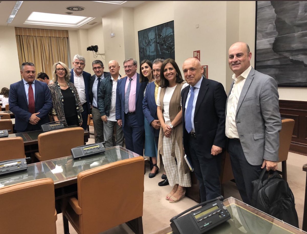 javiernegre10's tweet photo. La foto de la traición a las víctimas de ETA. https://t.co/pTX5SRsXtI
