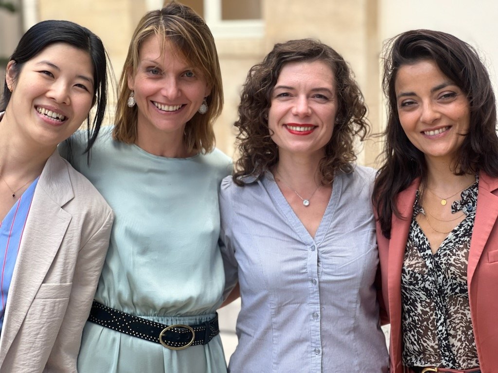 Clap de fin pour  "Objectif 1,5°C" #Agir1degré5 organisé par la <a href="/caissedesdepots/">Caisse des Dépôts</a>. Fière du travail accompli avec l'équipe DirCom. En espérant avoir fait avancer le débat sur les #solutions pour réussir atteinte objectifs #climat 🙏 <a href="/Mercier75131408/">Mercier</a> @PavlinaNovotny <a href="/SQuatrehomme/">Sophie Quatrehomme</a>