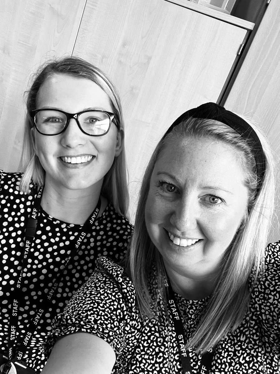 So proud that Jemima is replacing me at our wonderful school 💓 She reminds me of myself when I first started! We even wore practically the same outfit today! 🤣🤣🤣