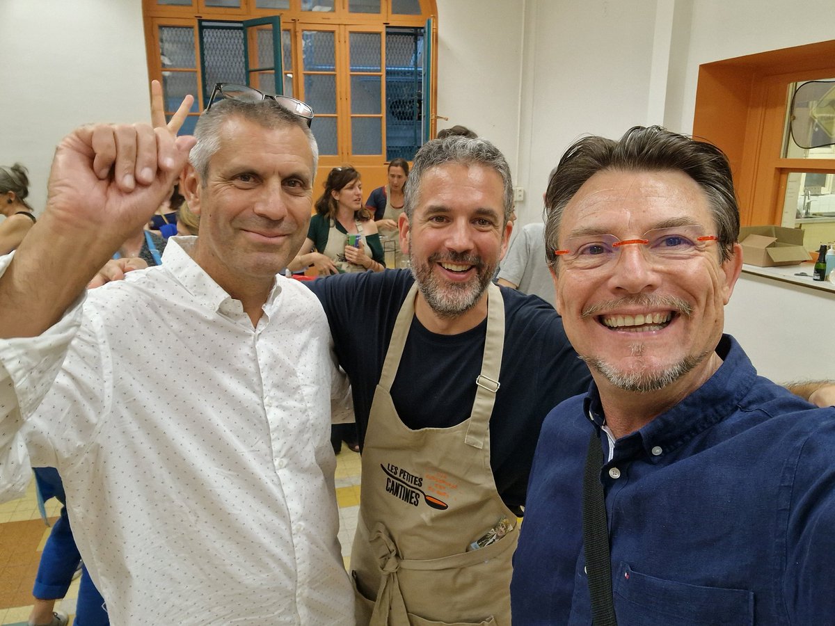 #solidarité #cuisine #crowdfunding
Ça y est les <a href="/PetitesCantines/">Les Petites Cantines</a> de St Georges, c'est lancé !
Bravo à Gabriel, en particulier, un pair #coach qui s'est largement investi dans cette association de quartier.

👉#1pactpositif