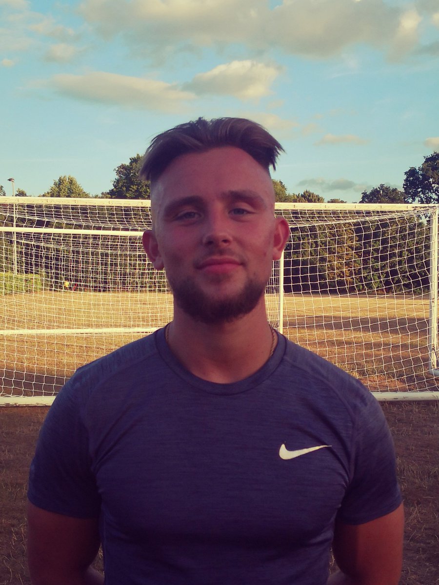 HanworthVillaFC's tweet photo. Pleased to welcome another new signing

The manager has been a long time admirer of Tom Scott and is delighted that he chose us from the number of options open to him

Last season Tom was the standout player in our games against @AscotUnitedFC. Be nice to see him in our shirt https://t.co/xOY5AfkPLK