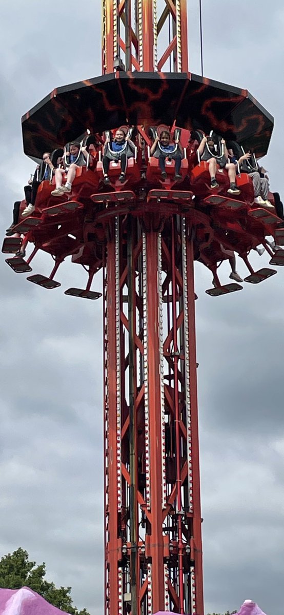 JuniorChurchSch's tweet photo. We had a BRILLIANT time at @PaultonsPark with some of our Y5s today. The children were adventurous and daring, and we got to go on so many rides. This was part of our @Cornerstonesedu topic, #screammachine https://t.co/PXX7y0ygQf