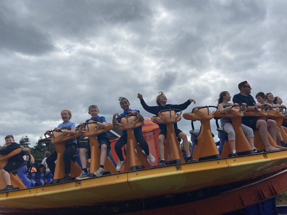 JuniorChurchSch's tweet photo. We had a BRILLIANT time at @PaultonsPark with some of our Y5s today. The children were adventurous and daring, and we got to go on so many rides. This was part of our @Cornerstonesedu topic, #screammachine https://t.co/PXX7y0ygQf