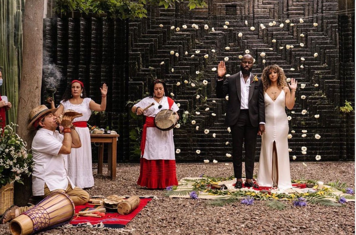 💒La riqueza turística de México, expresada en tradiciones, creencias, símbolos y costumbres ancestrales, aunada a su belleza natural y proveeduría de gran calidad, permiten realizar atractivos eventos turísticos, como #BodasTradicionales.
🤍#MartesDeBodas gob.mx/sectur/documen…