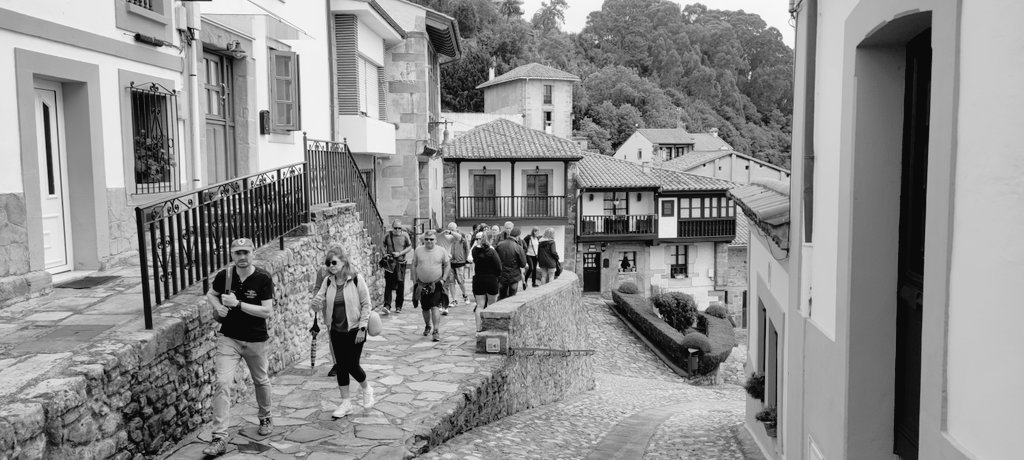 Hoy, de visita por Lastres, ¿¿¿quieres organizar la tuya???

Más info en www.sierradelsueve.ese