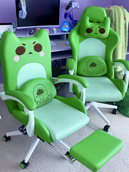 1 pic. made these froggy gaming chairs 🐸 https://t.co/YXnGlAnn2A