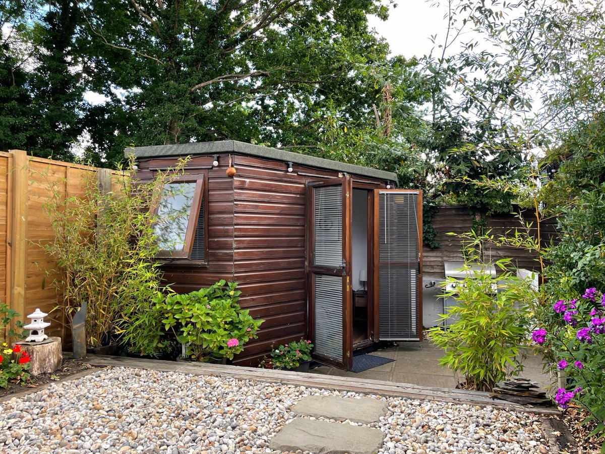 Finished turning the unused cabin into a proper little guest room! Such a nice place to just chill now too, especially on summer evenings 👌🏻