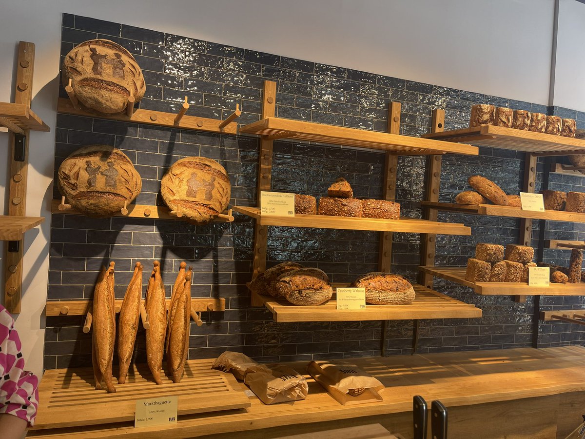 pranitarottmann's tweet photo. Tans Brot boutique #BreadBoutique #buchweizenBrot #buckwheat #bread #German https://t.co/jArAwC01na