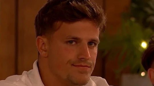 Lucas face has permanently stuck like this from all the disgusting actions hes seen from his boys #LoveIsland