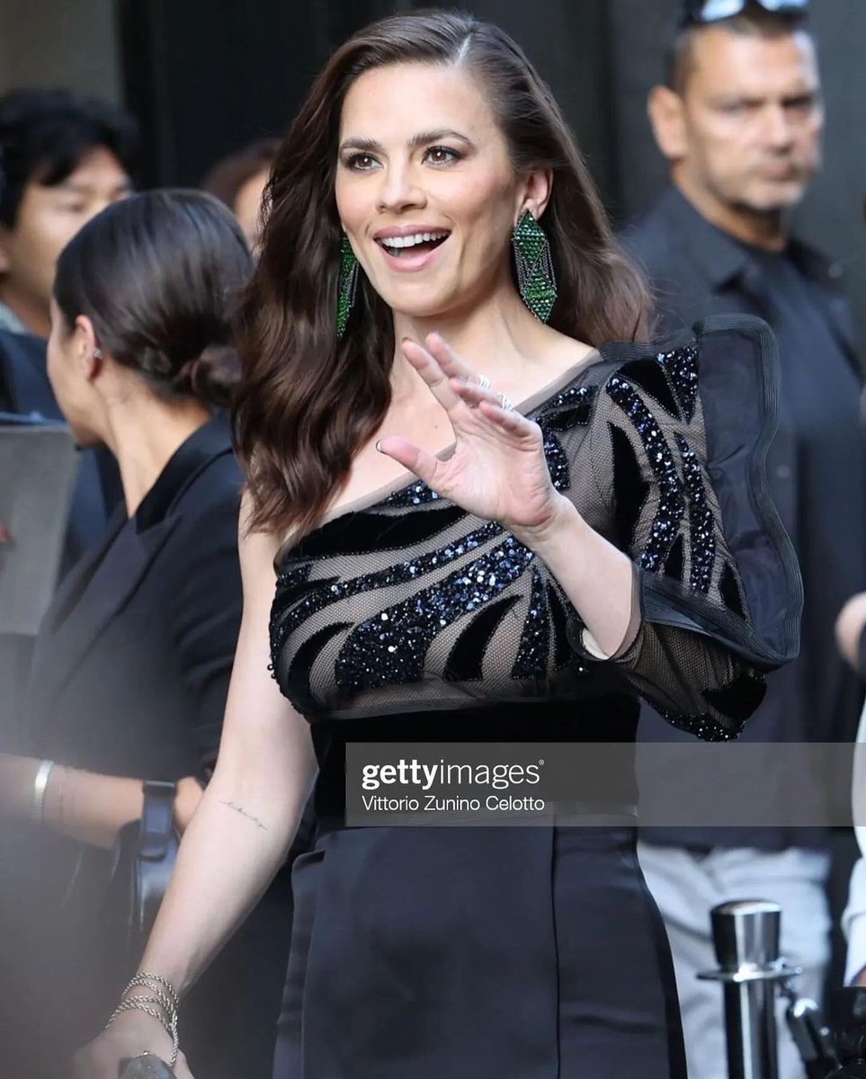 Mais um pouco de hoje 🖤
#HayleyAtwell