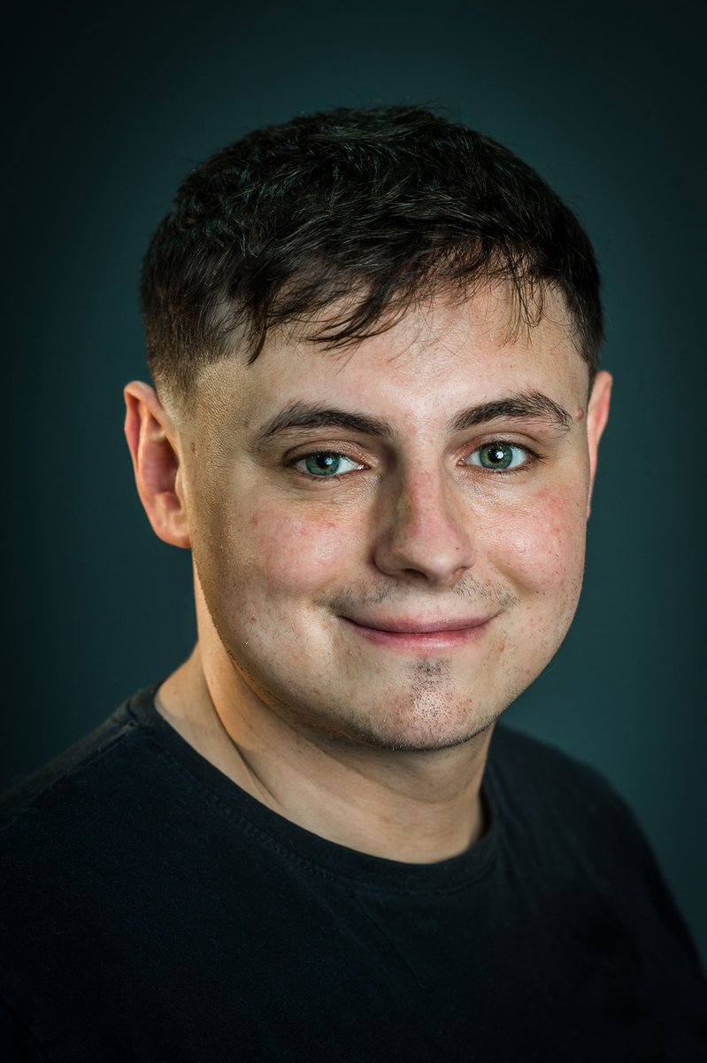 AntonyMarkScott's tweet photo. New Acting headshots https://t.co/tBZnr2KyeV