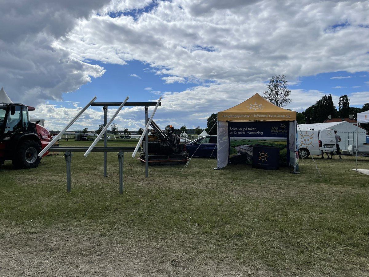 jonasweissglas's tweet photo. Imorgon onsdag inviger vi Sveriges minsta solcellspark på #brunnbylantbrukardagar #energiengagemang https://t.co/kcrko7sSz9