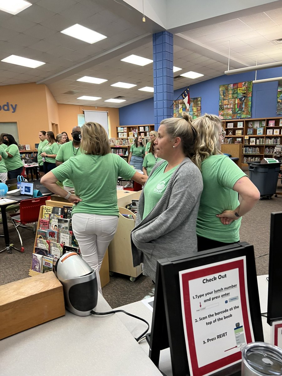 AStoreyInEdu's tweet photo. Phew! What a day! Welcome back OGES to the 2022-2023 school year! These hardworking teachers participated in a PLC Launch this afternoon and I am so excited for all the student growth we will continue to see this year 💚 https://t.co/0aKIz3q2rV