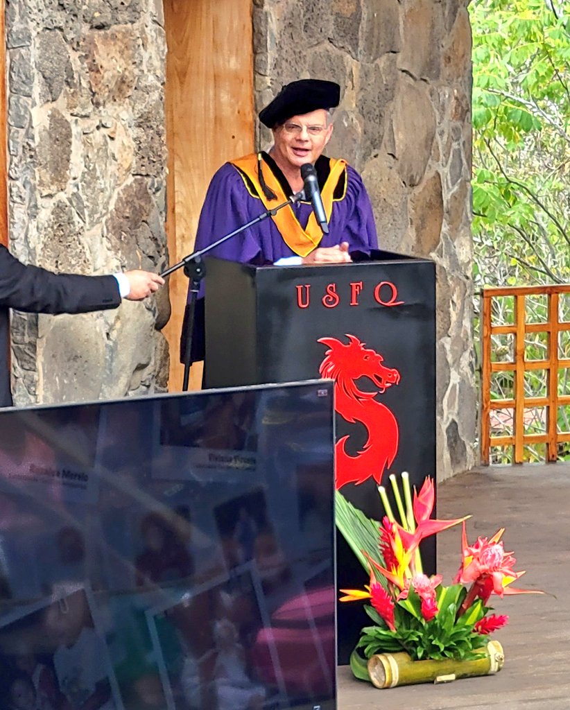 CADEUSFQ's tweet photo. ¡Felicitaciones a los nuevos graduados de la @USFQ_Ecuador, quienes ya son parte de la comunidad @USFQ_Alumni!

¡𝗧𝗼𝗱𝗼𝘀 𝘀𝗼𝗺𝗼𝘀 #DragonesPorSiempre 🐉!

#Galápagos #USFQ #USFQgrad
@USFQGalapagos
[S I G U E 👇🏻] https://t.co/fpYZRPGL5l