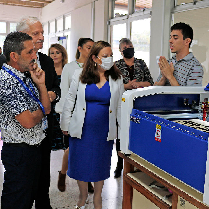 jonamicr's tweet image. Visita del Alcalde, Vice Alcaldesa y Concejo Municipal de Coronado, al @IICAnoticias.
Les recibimos en el #fablab, se conoció el avance de la Plaza de las Agricultura de las Américas y pensamos en bonitos proyectos para el cantón.

📷 Carlos Umaña