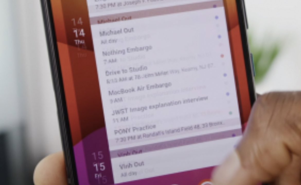 appltrack's tweet image. So @MKBHD may have just leaked the release date for the M2 MacBook Air. 👀

His calendar mentions &quot;Apple MBA briefing&quot; on July 7 and &quot;MacBook Air Embargo&quot; lifting at 9am on July 14.

Previous rumors said the M2 MacBook Air was releasing on Friday, July 15...

(via @tme_michael)