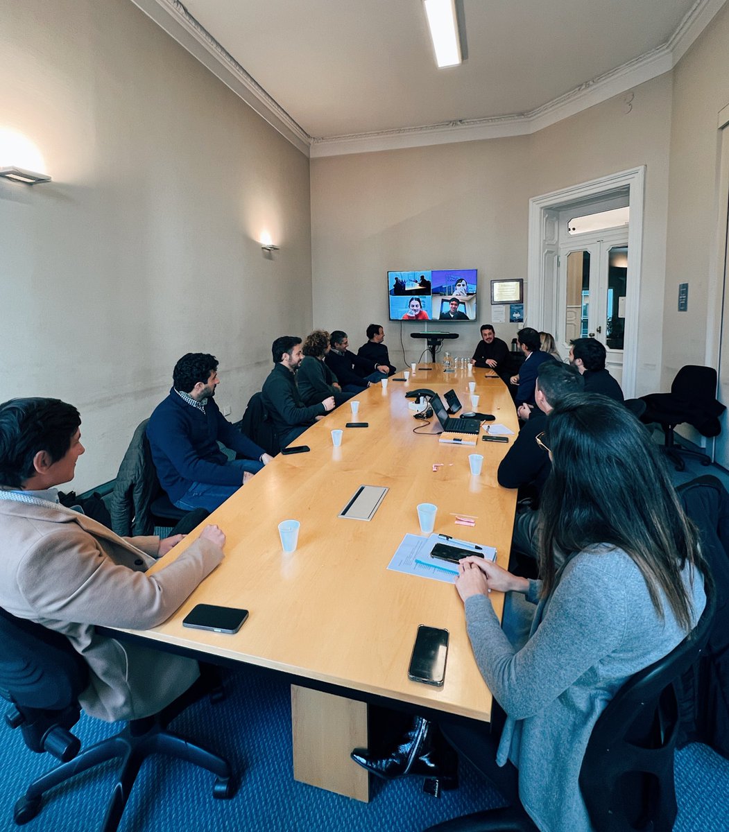 tomikaragozian's tweet photo. Muy buena reunión junto al equipo de @UIAJoven con el diputado @EstradaEmiliano donde hablamos sobre desarrollo territorial, formación técnica, el rol de las dirigencias y la necesidad de consensos y planes concretos para buscar previsibilidad de cara al futuro. https://t.co/93XUdLEYk1