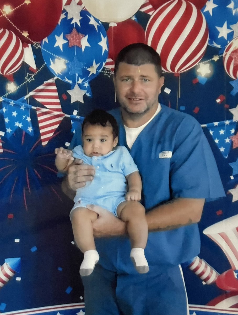MzKitty_10's tweet photo. #fldoc #tomokaci #visitation #floridacares @florida_cares  proud grandpa 🇺🇸🥰🇺🇸🥰🇺🇸 https://t.co/mwQOGSkxUJ