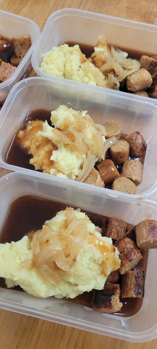seva_team's tweet photo. This week at the feed we prepared veggie sausages with mash and gravy. As well as delicious #cheesecake 😋 😊
We also give thanks to the Ghataura family for sponsoring this week's feed🙏🏼❤️

.
.
#seva #sikh #sikhism #khalsa #helpingthehomeless #sikhi #servingthehomeless #gurunanak https://t.co/G2MZ6SY3SA