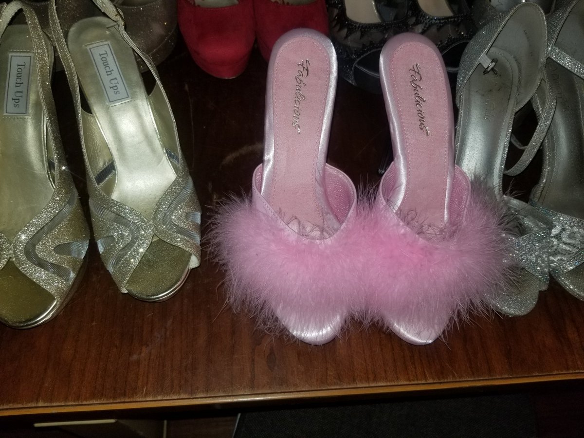 PixiVice's tweet photo. Come worship your goddess and recieve blessings @ https://t.co/Bfzn1jhyU5
#femdom #findom #sellingcontent
#shoeworship #shoefetish #footworship #footfetish #camgirl #camcashdaily #streamate #transmate #lovense https://t.co/aidaebbgPQ