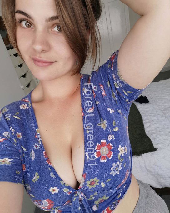 No Makeup 😊 https://t.co/XboaxK6ws3