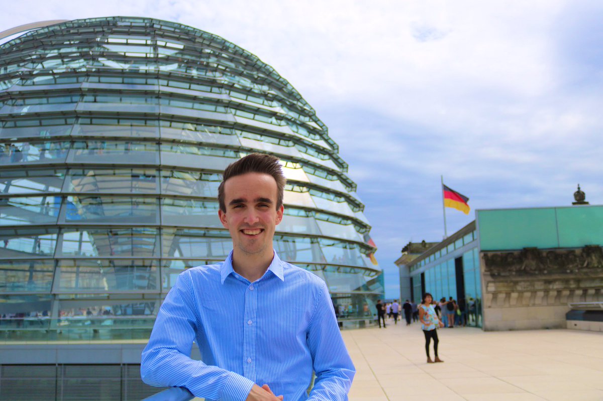 gebhardt_th's tweet photo. In der vergangenen Woche ging es im Rahmen einer BPA-Fahrt des @juliasachsen - MdB @philipphartewig  in das politische Berlin. 

Es stand unter anderem der Besuch des Deutschen Bundestags, der Sächsischen Landesvertretung und der Gedenkstätte Berlin-Hohenschönhausen auf dem Plan. https://t.co/AGcM0RxVyw