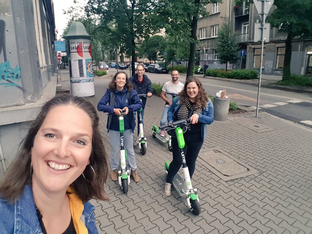 Ellen Goudemand (@ellengoudemand) on Twitter photo Après la journée en conférence <a href="/eapr2020/">EAPR2024</a>, partir découvrir #Cracovie en trottinette 🛴
Les congrès c'est aussi cela, découvrir de beaux lieux et des personnes passionnées ! Après la journée en conférence <a href="/eapr2020/">EAPR2024</a>, partir découvrir #Cracovie en trottinette 🛴
Les congrès c'est aussi cela, découvrir de beaux lieux et des personnes passionnées !