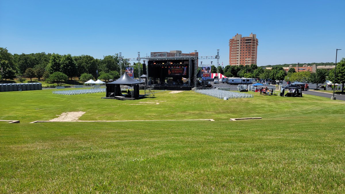 From the bottom of my heart, thank you Quapaw Nation and Downstream Casino Resort for having me as a guest for "From the Rez and Beyond Festival" So many amazing artists coming together to celebrate.

Thank you to everyone who made this possible.