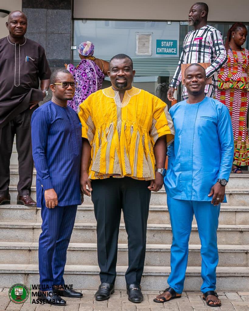 3/8
an insight into the effective conduct and participation in legislative functions.

The Municipal Chief Executive (MCE) of the Weija-Gbawe Municipal Assembly, Hon. Patrick Kumor, the Presiding Member (PM), Hon. Andrew Oppong Amoako and the Municipal Coordinating Director (MCD)