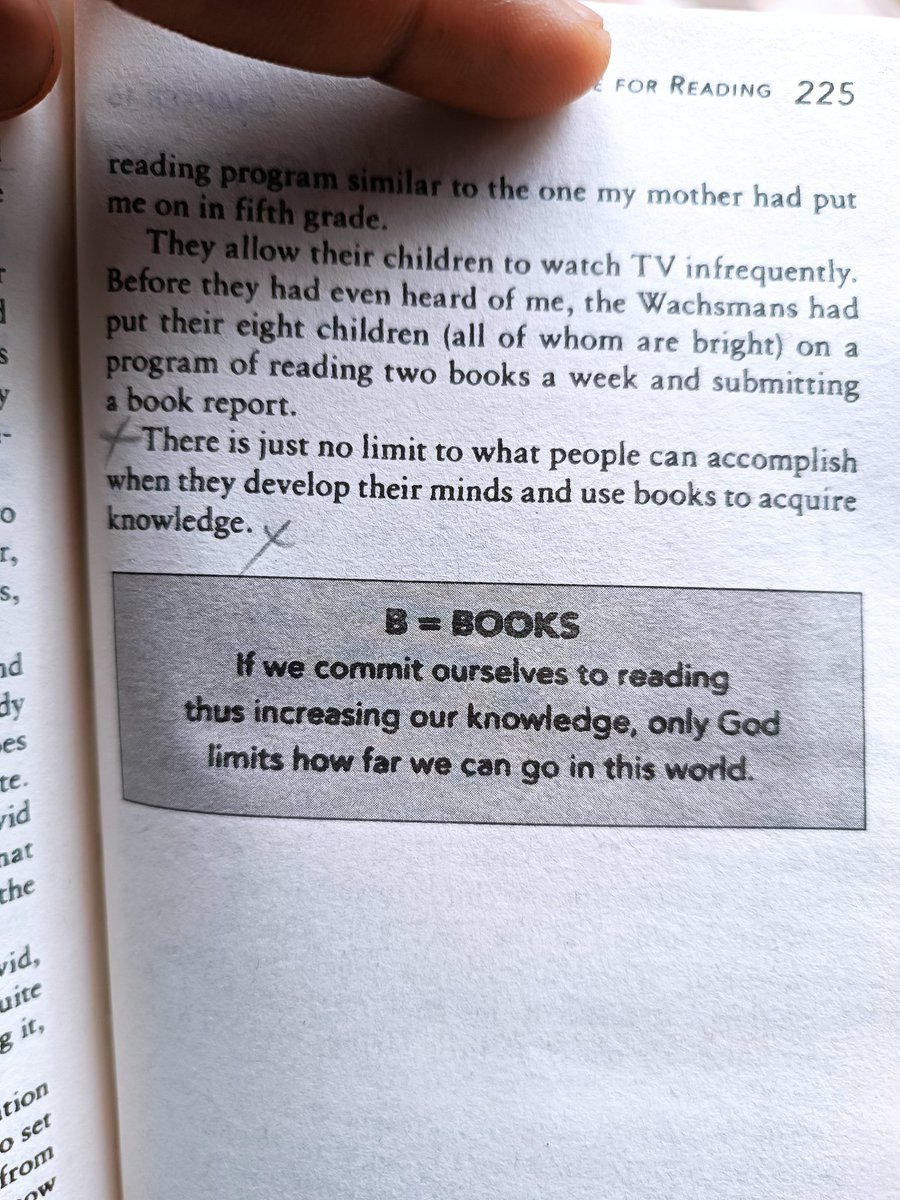 Rulysophy's tweet photo. Books are for reading. #think_big. #Ben_Carson https://t.co/HEQFofHnJP
