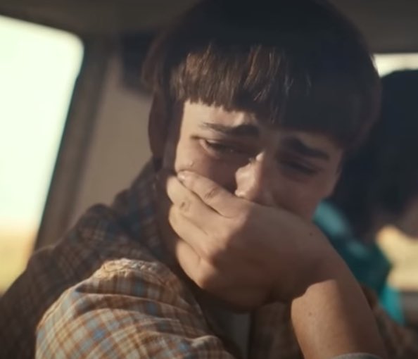 CBuburron's tweet photo. yo llorando en el uber // el conductor que sólo preguntó si ya venía de la fiesta https://t.co/aluW8aM7ue