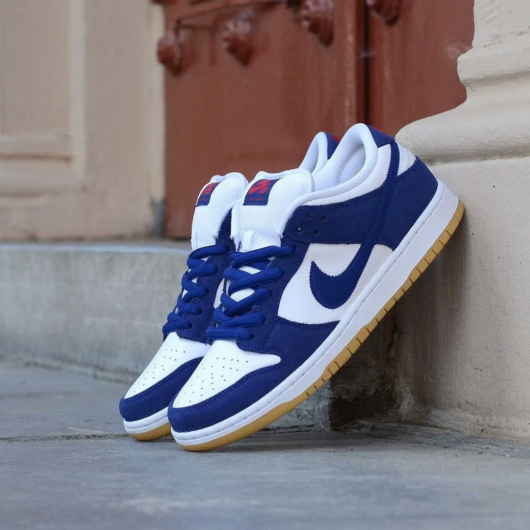 JustFreshKicks on X: Nike SB Dunk Low Dodgers starting to hit skate  shops overseas ⚾️🌴 Raffles =>    / X