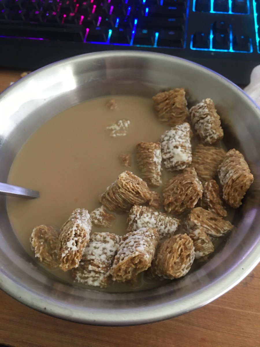 lightrok's tweet photo. Cereal with coffee, Mini Wheats cereal, personally honey bunches of oats with almonds is so good @Proton_Jon @Stephen_Georg @The8BitDrummer @TomFawkes #disconly https://t.co/Fzyu0tnzcK