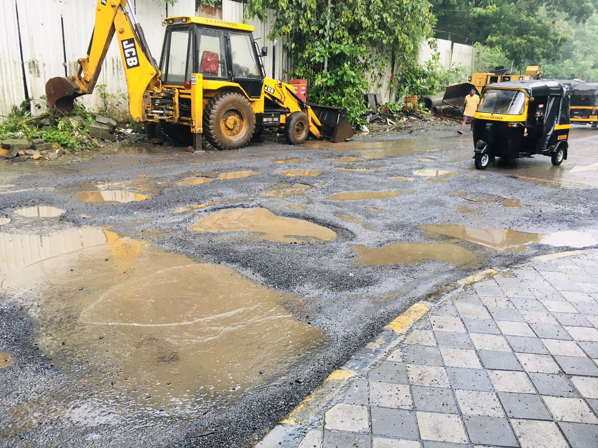 rajeshkk1630's tweet photo. @mybmcWardME @mybmc @mybmcSWM @rahulshewale @KishoriPednekar Pot Holes Opp. Vikrant industrial Estate, Deonar Village Road. It’s difficult citizen’s to walk on it. Yesterday night two bikers fallen off due to this. Please do something urgently. https://t.co/osyh0YsXm5