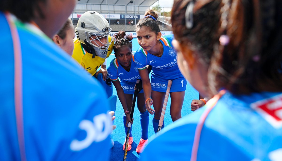 KhelNow's tweet photo. Pictured 🖼️: Some images from the FIH Women's World Cup 🏆 game between India 🇮🇳 and China 🇨🇳
#INDCHN 🆚 #Hockey 🏑 #HWC2022 🏆 #IndiaKaGame 🔵 https://t.co/qXuD11ZW5v