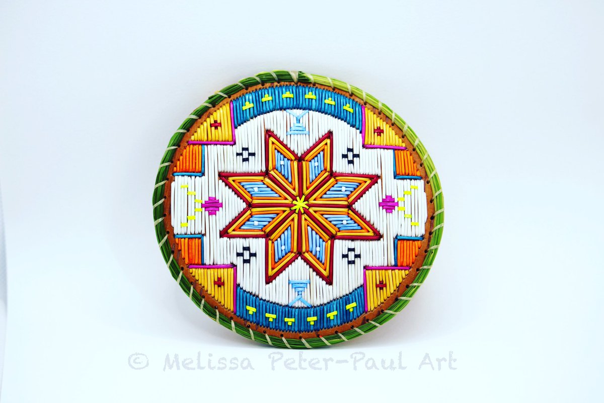 I just finished this quilled medallion for Mi'kmaw Artist and my Quill Brother Jordan Bennett! 

It was great working with all freshly harvested materials. Take a look at that green sweetgrass!! 🙀

#mikmaq #mikmaqquillwork #melissapeterpaulart #epekwitk #mikmaqartist