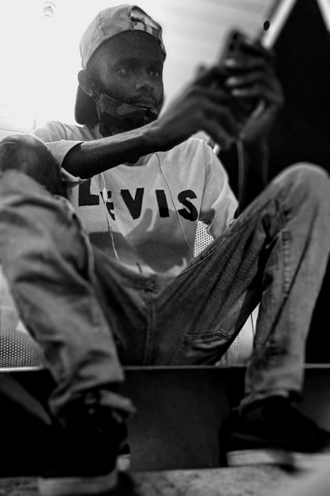 iambeatzz's tweet photo. 🛑 JE VOUS DONNE RDV QUI DEBUTE CE MOIS AVEC UNE SESSION FREESTYLE NAMED 
" FREESVYBE 0.5  by Iambeatzz " Me. 🚧🏴‍☠️

 RESTES A L'ECOUTE !! 💯
 FV5.0 🏎️🧨
#laforcevaleure ✊🏾
#klsmusicprod https://t.co/G26uoV16il