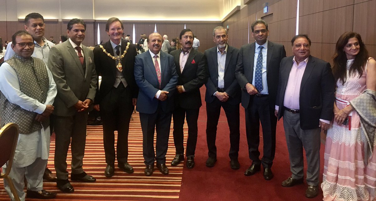RBKCMayor's tweet image. Honoured to attend 35th Annual Dinner of Third World Solidarity hosted by Hon Alderman Mushtaq Lasharie CBE for 400 guests. Speeches &amp;amp; awards to inspiring people making a real difference locally &amp;amp; internationally. 

@TWSPeople #solidarity #awards @lionhouse33 @sofmcveigh