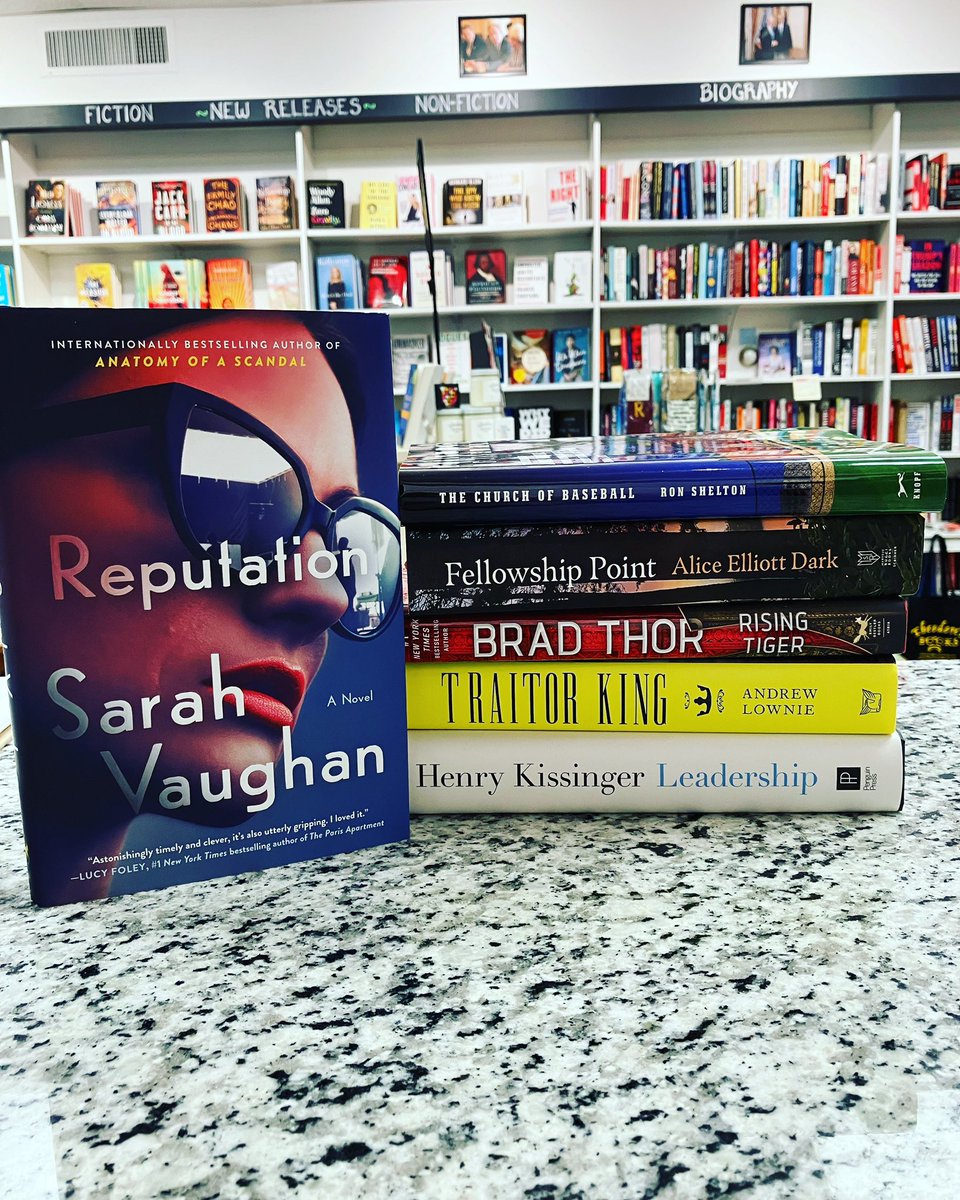 Happy #bookbirthday 🎂#sarahvaughan #ronshelton #aliceelliottdark @BradThor @andrewlownie #henrykissinger!