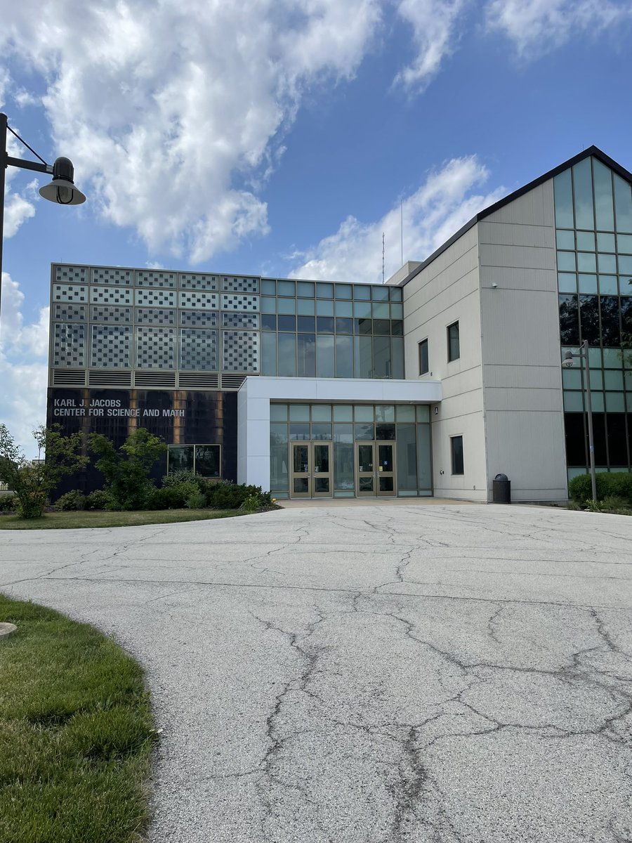 coachbasford's tweet photo. Today I started working with @rvcgoldeneagles Upward Bound students for their summer science class! It was so awesome working with @RPS205 Auburn and East students! Over the next few weeks we’ll explore a variety of science concepts and do lots of hands on labs and an activities! https://t.co/25z7cAN3eZ