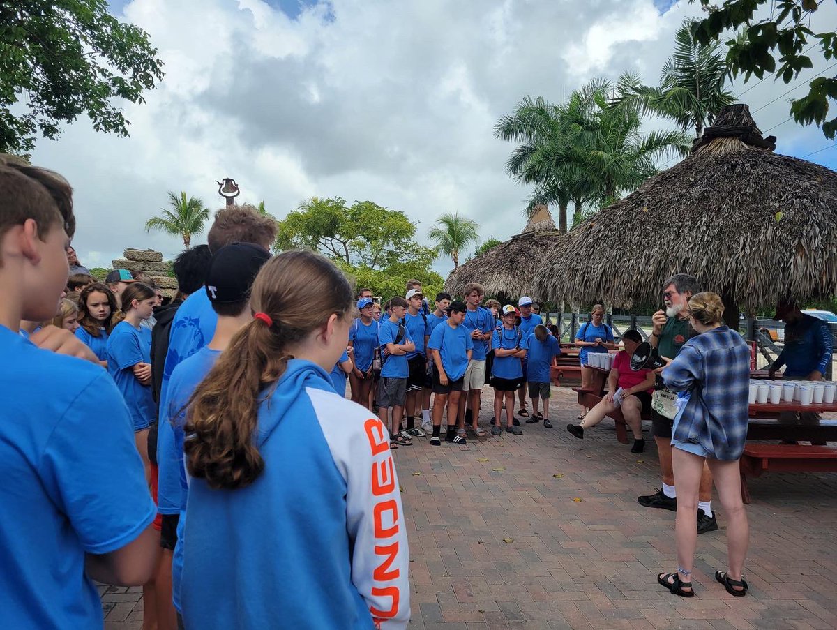 GreenParkLS's tweet photo. Six of our 8th graders and recent 8th grade grads took a trip to Key Largo and MarineLab Environmental Education Center for 5 days of Reef ecosystems study, including snorkeling and study of Reef invertebrates and Sun!
#GPLS #discovergreenpark #studentsofgreenpark #luthed https://t.co/M660Ak7JX3