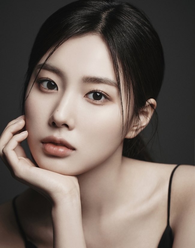 KHWINTL's tweet image. [PRESS] 220706 Kang Hyewon to star in Playlist’s 'Seasons of Blossom' web-drama as Bomi

Yoon Bomi’s character is a bright model student. The Wavve original web-drama will begin airing in September.

▷ n.news.naver.com/entertain/arti…

#강혜원 #KangHyewon #カンヘウォン @hyemu_official