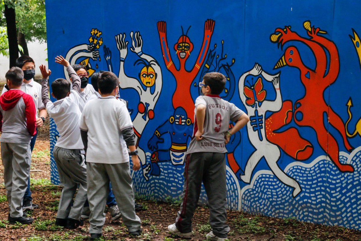 DiegoSinFiltro1's tweet photo. ✨Este martes, niños y niñas de algunas escuelas del municipio nos acompañaron a descubrir la exposición “Intraducibles” a través de música y juegos a cargo de la cuentacuentos Norma Torres. 

Disponible todos los días en el Parque Agua Azul. 

⏰7:00 a 18:30 h. 

#GDLee https://t.co/3Fws1yTdJv