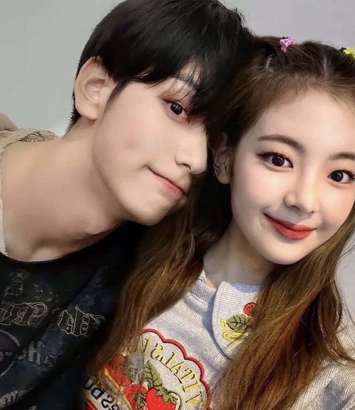 whychaeryeong's tweet photo. NAH
#ITZY_SNEAKERS #itzy #CHAERYEONG #midzy https://t.co/ydTc9zwxS8